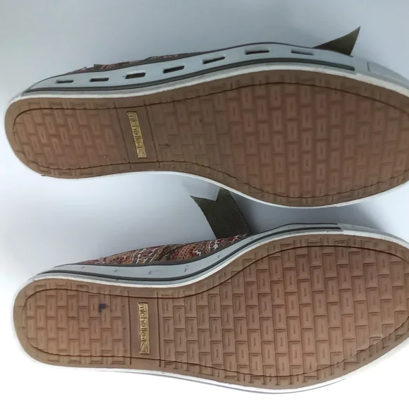 Preppy Paisley Slip-On Sneakers with Olive Bow Women's Size 7 - Picture 5 of 6